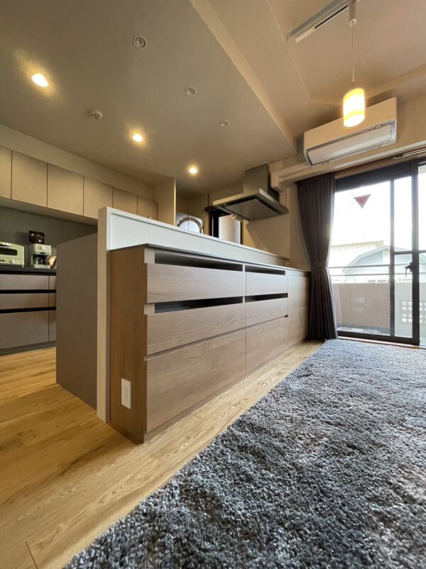 キッチン前収納