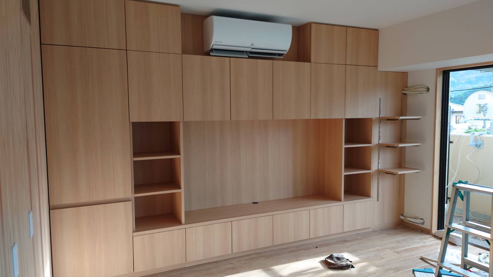 壁面造作TVボード